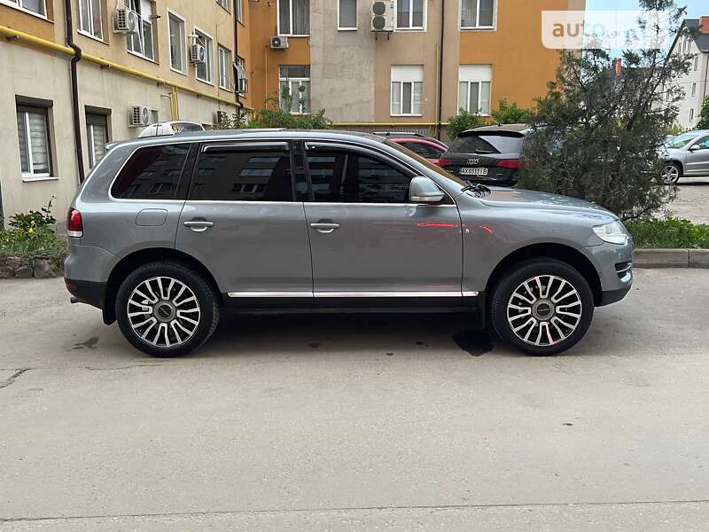 Позашляховик / Кросовер Volkswagen Touareg 2008 в Харкові