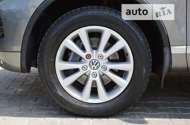 Внедорожник / Кроссовер Volkswagen Touareg 2013 в Одессе