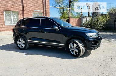 Позашляховик / Кросовер Volkswagen Touareg 2013 в Дніпрі