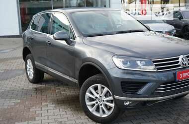 Позашляховик / Кросовер Volkswagen Touareg 2015 в Житомирі