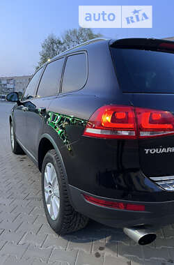 Внедорожник / Кроссовер Volkswagen Touareg 2014 в Луцке