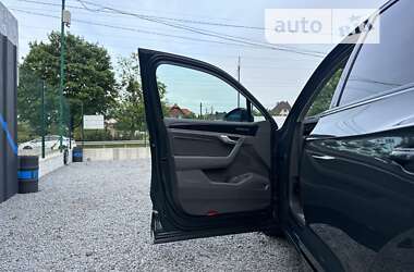 Внедорожник / Кроссовер Volkswagen Touareg 2019 в Луцке