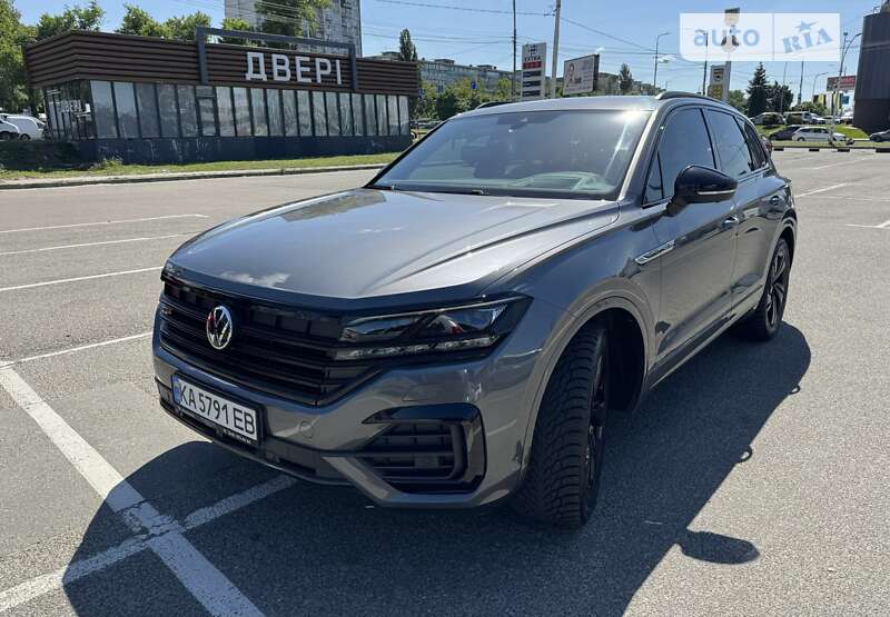 Позашляховик / Кросовер Volkswagen Touareg 2021 в Києві