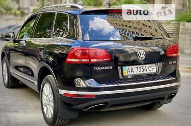 Позашляховик / Кросовер Volkswagen Touareg 2014 в Києві