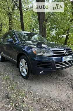 Внедорожник / Кроссовер Volkswagen Touareg 2012 в Харькове