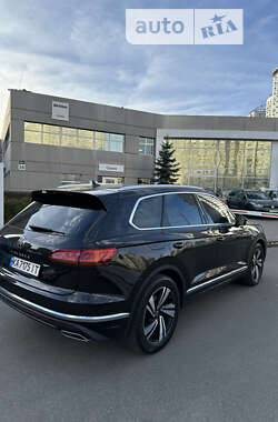 Позашляховик / Кросовер Volkswagen Touareg 2023 в Києві