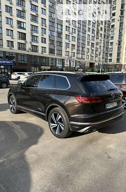 Позашляховик / Кросовер Volkswagen Touareg 2023 в Києві