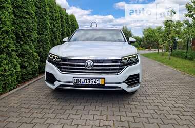 Внедорожник / Кроссовер Volkswagen Touareg 2019 в Черновцах