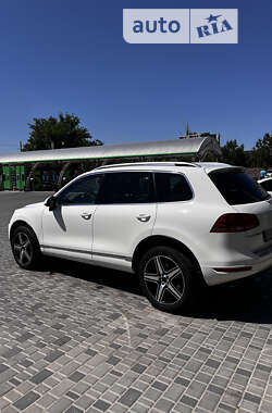 Позашляховик / Кросовер Volkswagen Touareg 2011 в Кропивницькому