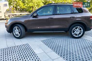 Внедорожник / Кроссовер Volkswagen Touareg 2012 в Самборе