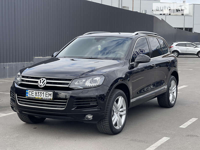 Позашляховик / Кросовер Volkswagen Touareg 2012 в Києві