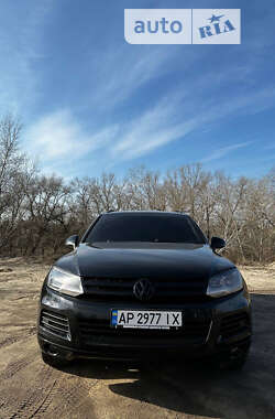 Позашляховик / Кросовер Volkswagen Touareg 2013 в Запоріжжі