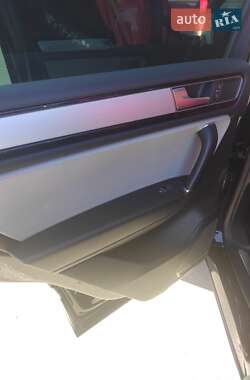 Внедорожник / Кроссовер Volkswagen Touareg 2017 в 