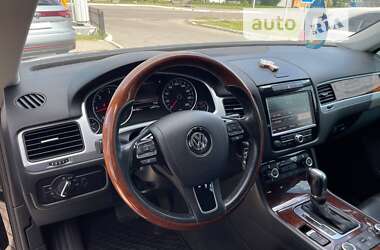Внедорожник / Кроссовер Volkswagen Touareg 2014 в Полтаве