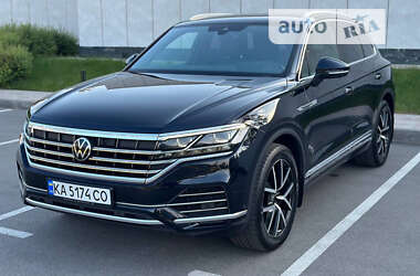 Внедорожник / Кроссовер Volkswagen Touareg 2020 в Киеве