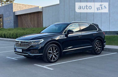 Внедорожник / Кроссовер Volkswagen Touareg 2020 в Киеве