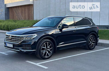 Внедорожник / Кроссовер Volkswagen Touareg 2020 в Киеве