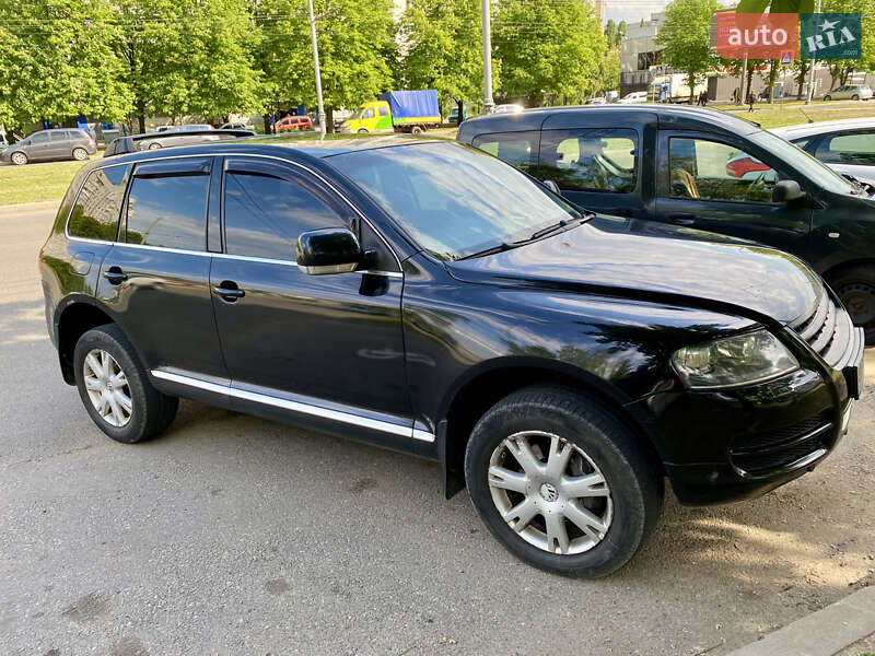 Позашляховик / Кросовер Volkswagen Touareg 2006 в Харкові