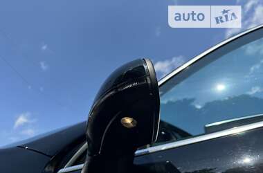 Внедорожник / Кроссовер Volkswagen Touareg 2015 в Стрые