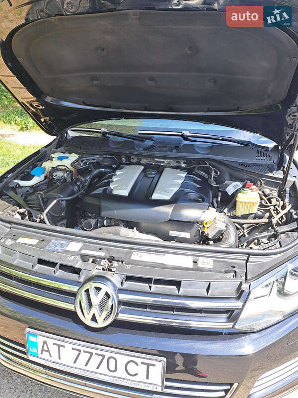 Позашляховик / Кросовер Volkswagen Touareg 2011 в Городенці