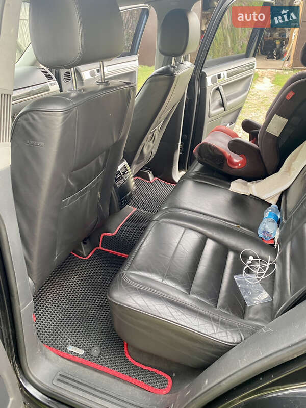 Позашляховик / Кросовер Volkswagen Touareg 2006 в Харкові
