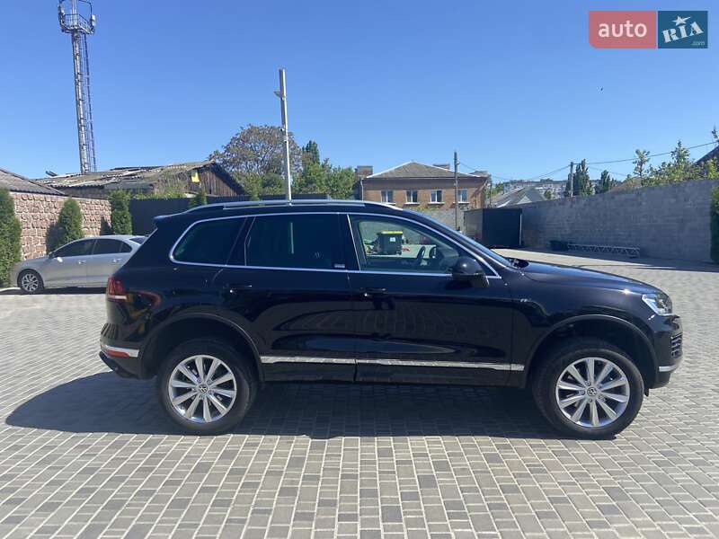 Внедорожник / Кроссовер Volkswagen Touareg 2017 в Кропивницком