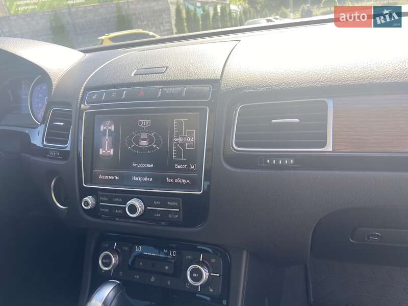 Внедорожник / Кроссовер Volkswagen Touareg 2017 в Кропивницком