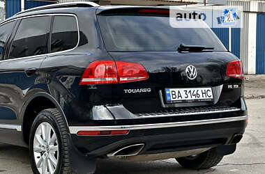 Позашляховик / Кросовер Volkswagen Touareg 2015 в Запоріжжі