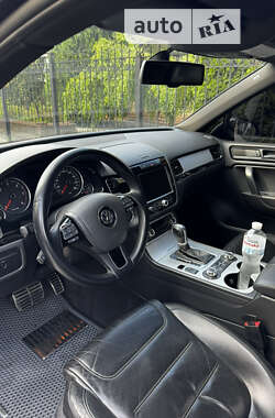 Внедорожник / Кроссовер Volkswagen Touareg 2010 в Запорожье