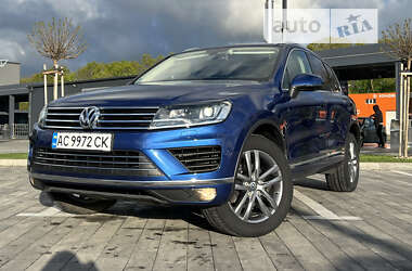 Внедорожник / Кроссовер Volkswagen Touareg 2015 в Луцке