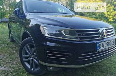 Внедорожник / Кроссовер Volkswagen Touareg 2015 в Киеве