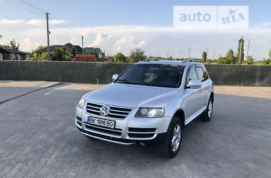 Внедорожник / Кроссовер Volkswagen Touareg 2006 в Вараше