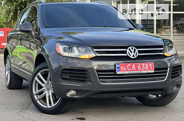 Внедорожник / Кроссовер Volkswagen Touareg 2012 в Лубнах