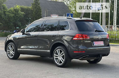 Внедорожник / Кроссовер Volkswagen Touareg 2012 в Лубнах