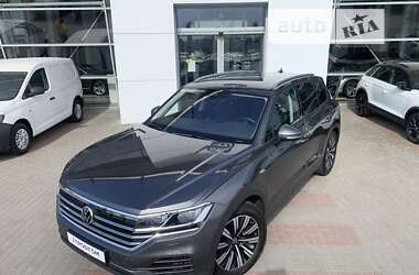 Позашляховик / Кросовер Volkswagen Touareg 2021 в Львові