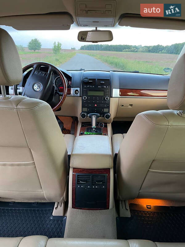 Позашляховик / Кросовер Volkswagen Touareg 2008 в Прилуках