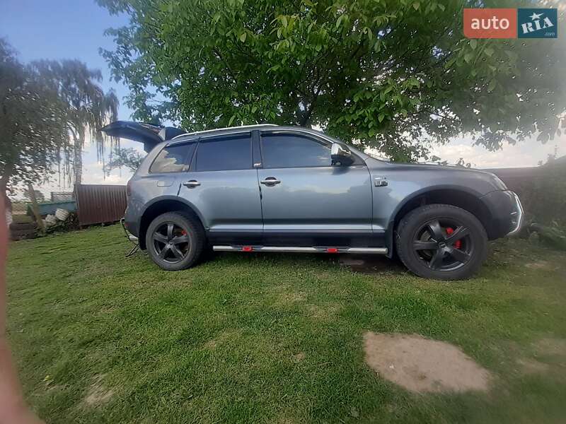 Внедорожник / Кроссовер Volkswagen Touareg 2004 в Львове