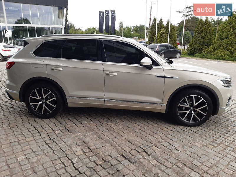 Внедорожник / Кроссовер Volkswagen Touareg 2022 в Днепре