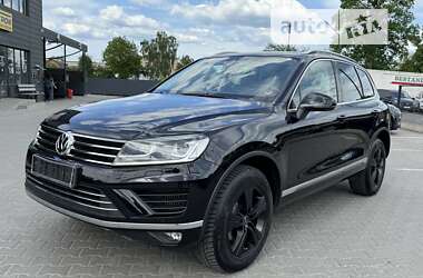 Позашляховик / Кросовер Volkswagen Touareg 2015 в Хмельницькому