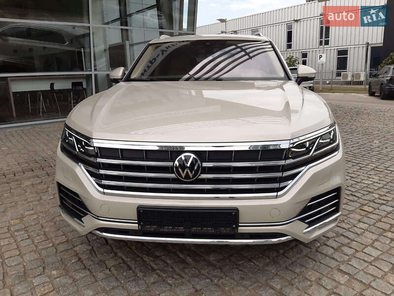 Внедорожник / Кроссовер Volkswagen Touareg 2022 в Днепре