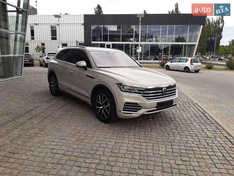 Внедорожник / Кроссовер Volkswagen Touareg 2022 в Днепре