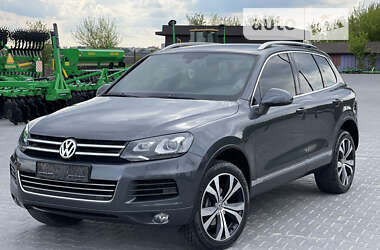 Внедорожник / Кроссовер Volkswagen Touareg 2013 в Тернополе