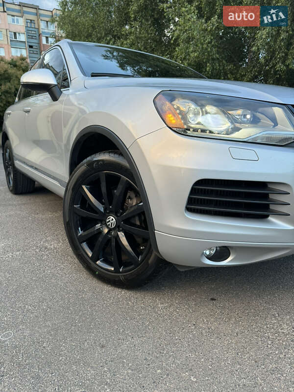 Внедорожник / Кроссовер Volkswagen Touareg 2011 в Кривом Роге