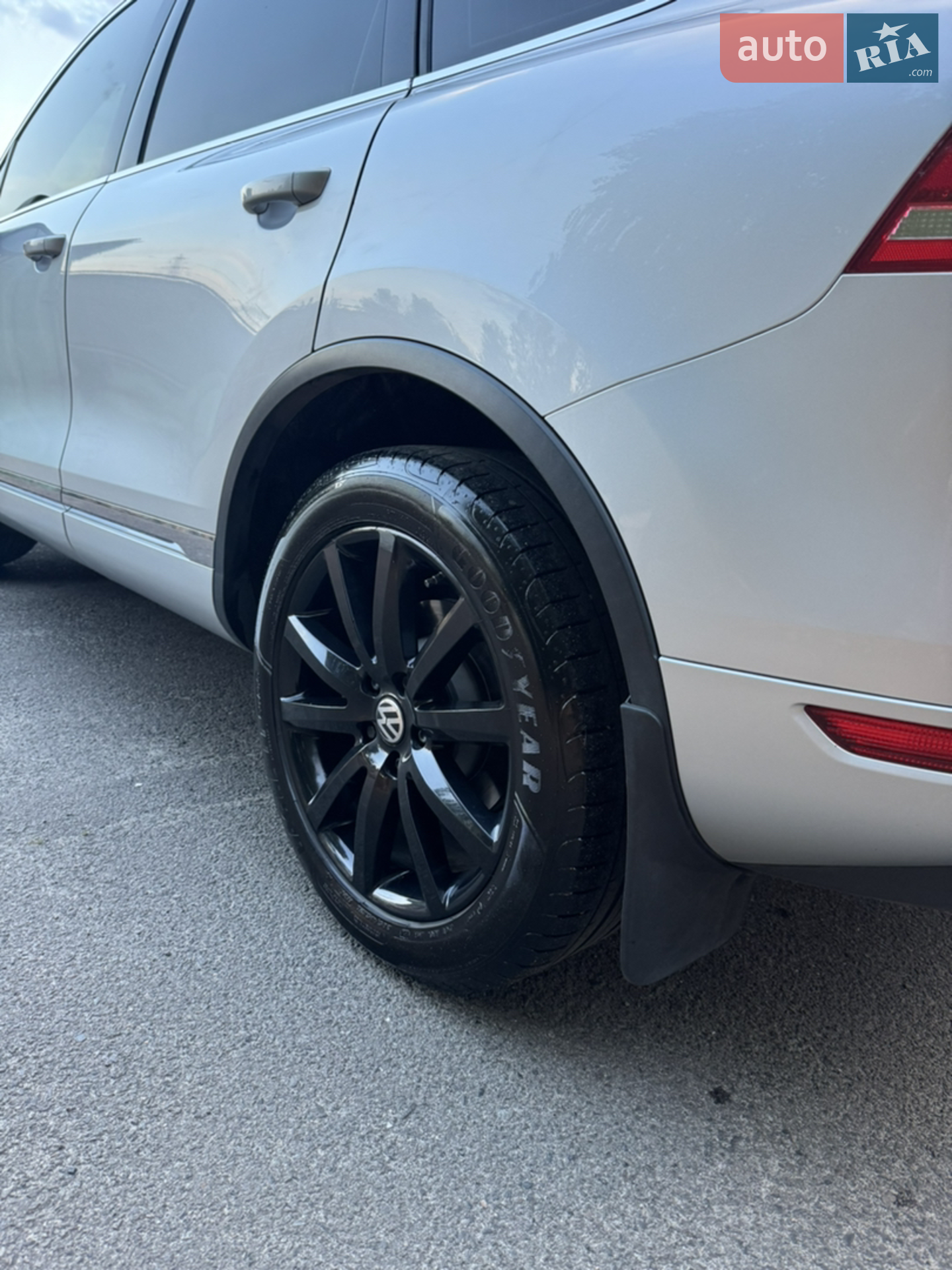 2011 Volkswagen Touareg - мініатюра 38