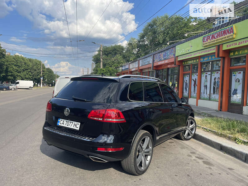 Внедорожник / Кроссовер Volkswagen Touareg 2013 в Кропивницком