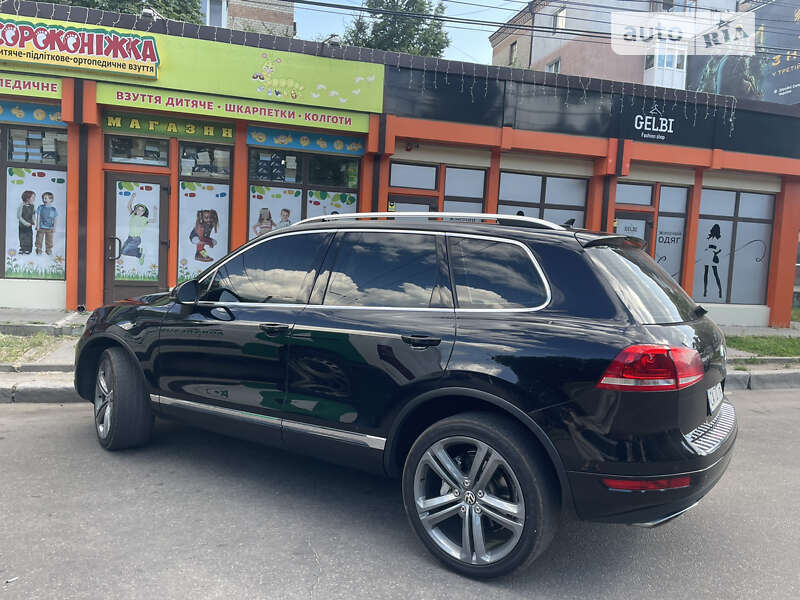 Внедорожник / Кроссовер Volkswagen Touareg 2013 в Кропивницком