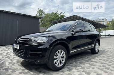 Внедорожник / Кроссовер Volkswagen Touareg 2012 в Гадяче