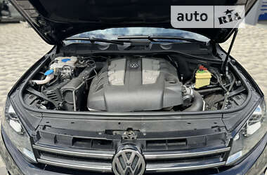 Внедорожник / Кроссовер Volkswagen Touareg 2012 в Гадяче