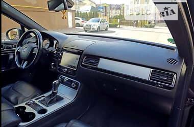 Внедорожник / Кроссовер Volkswagen Touareg 2012 в Гадяче