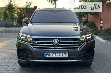 Позашляховик / Кросовер Volkswagen Touareg 2019 в Одесі